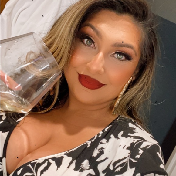 Meet the Posher Other - Meet your Posher, Jessica